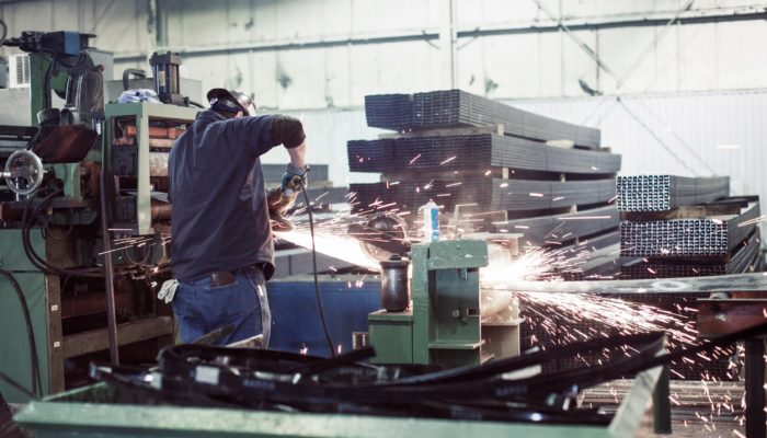 最低賃金1,118円と中小企業99.7%の現実 ― 誰も悪くないけど、みんな苦しい構造の話 – 歩きながら考える vol.105
