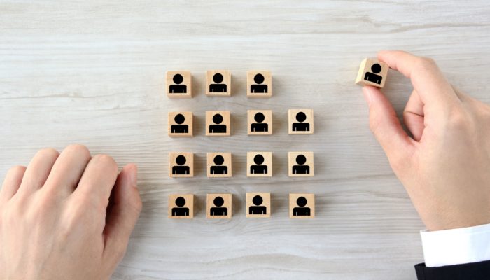 AIの恩恵は誰のもの？NTT34万人の半分代替から考える「幸福の配分」問題 – 歩きながら考える vol.172